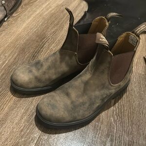 Blundstone tasmania boots M8